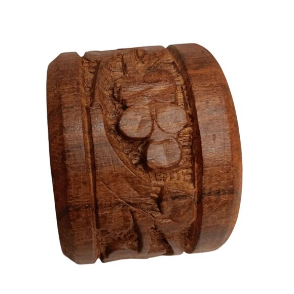 Vintage Wooden Napkin Rings Hand Carved Floral Leaf Design Rustic Boho Set Of 6 - Picture 3 of 12